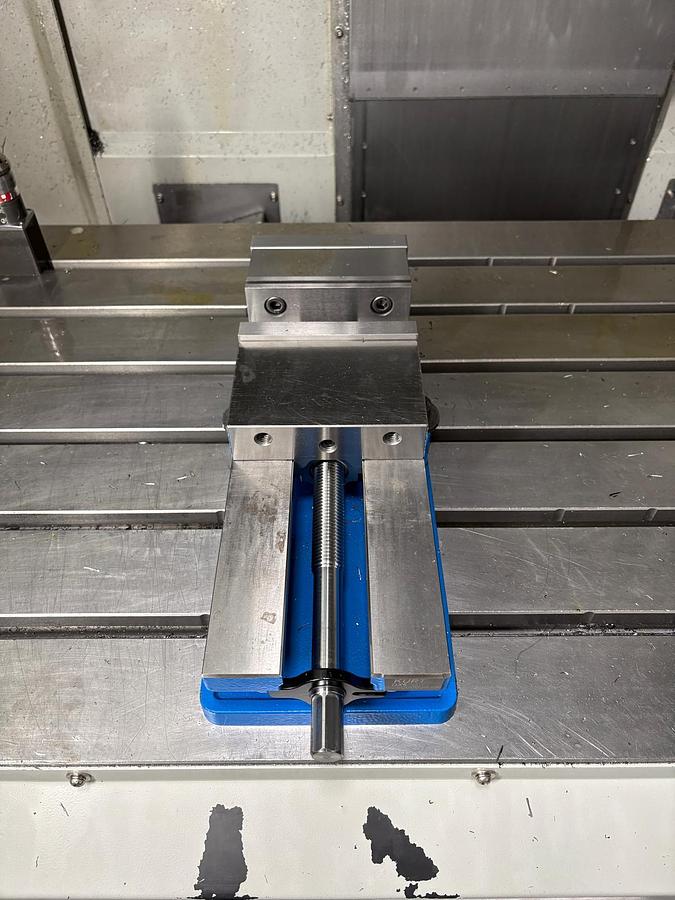 Used 2016 QUASER VERTICAL CNC MACHINING CENTRE MV204P