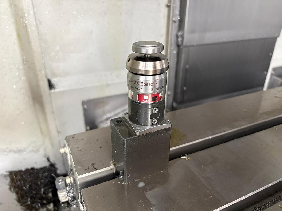 Used 2016 QUASER VERTICAL CNC MACHINING CENTRE MV204P