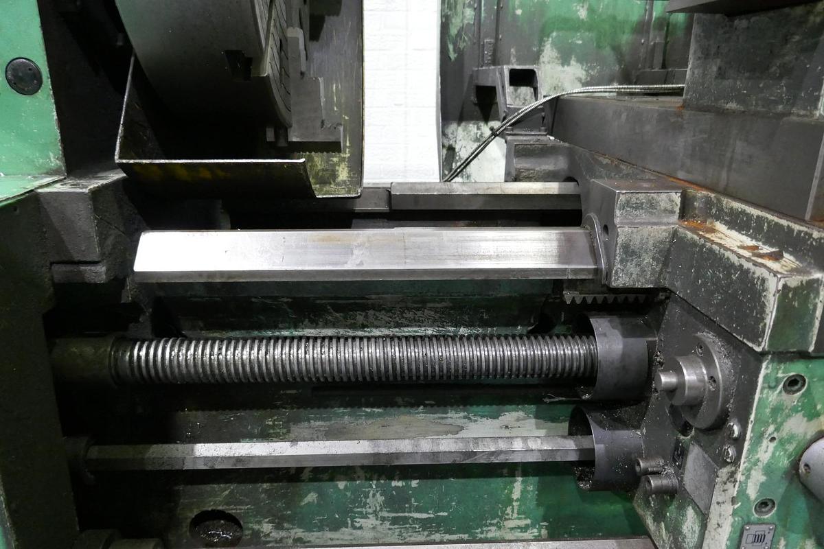 Used 2007 TRENS SN710S GAP BED UNIVERSAL CENTRE LATHE