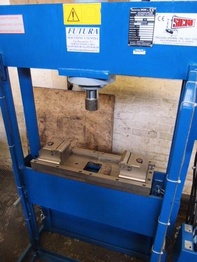 Used SICMI PSS 40 40  Capacity Motorised Hydraulic Workshop Fitting & Straightening Press – SOLD