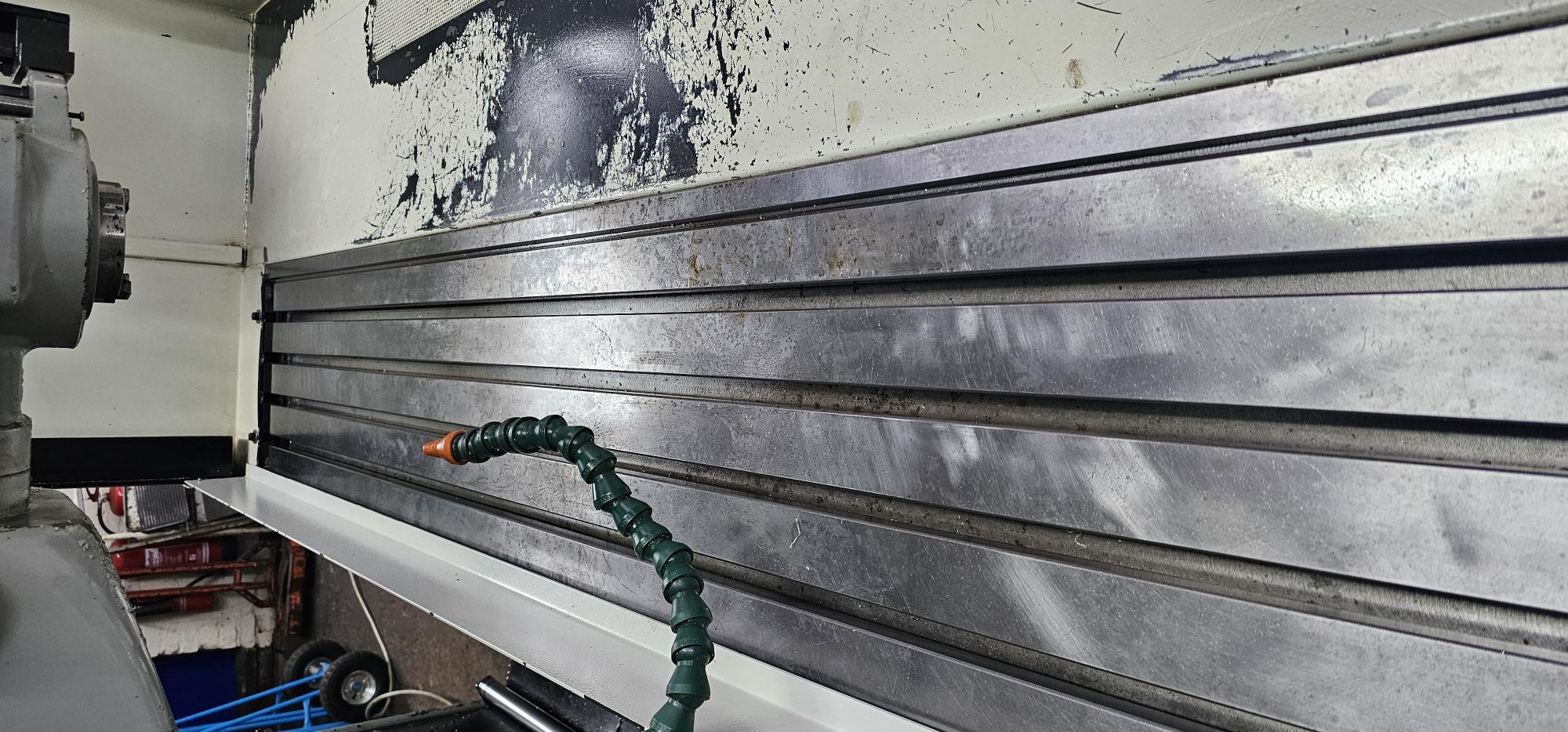 Used XYZ SMX 5000 VERTICAL BED TYPE CNC MILLING MACHINE