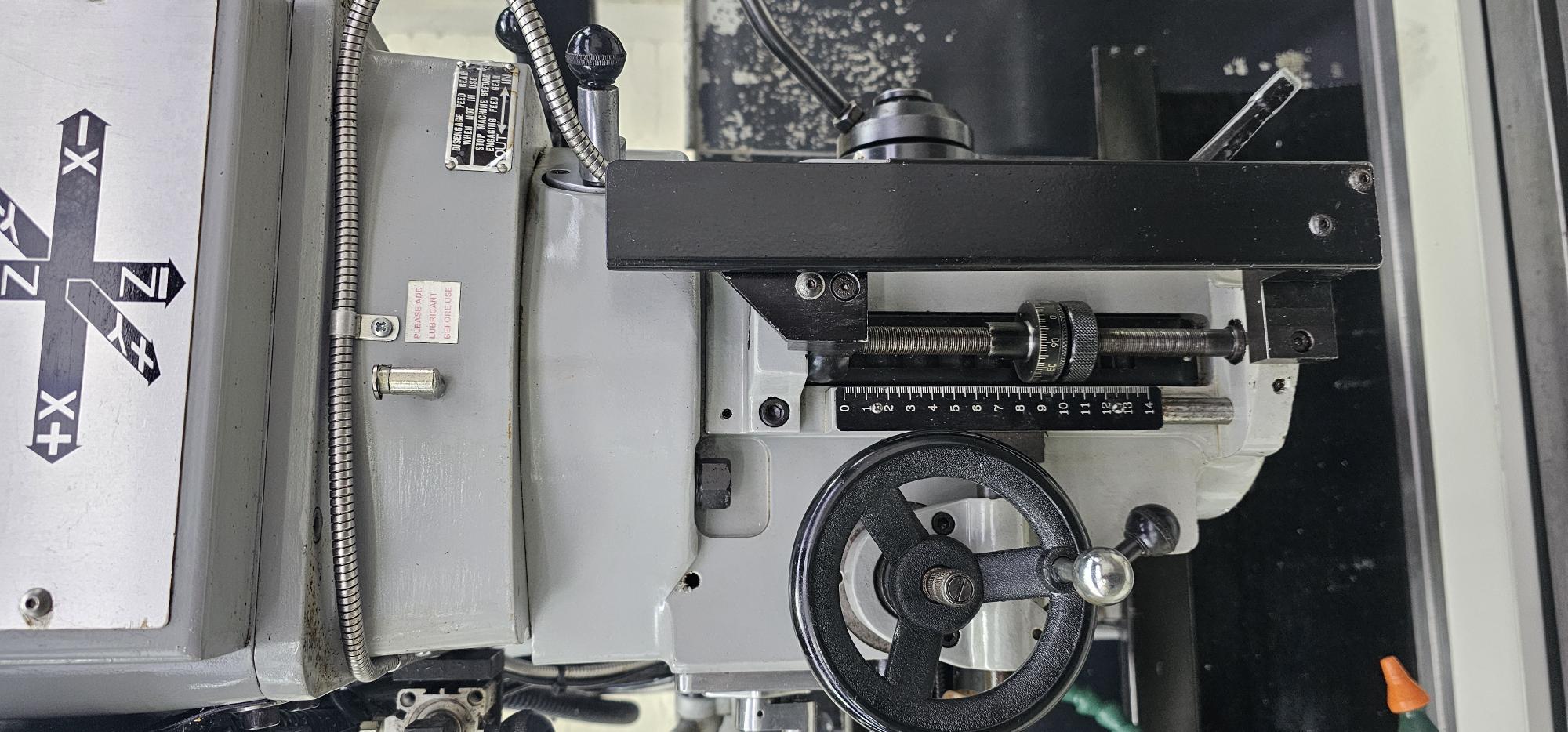 Used XYZ SMX 5000 VERTICAL BED TYPE CNC MILLING MACHINE