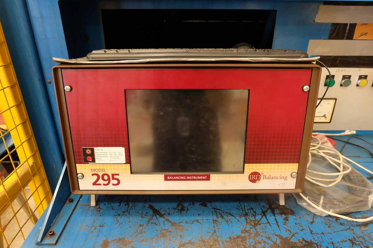Used IRD B750RR SERIES SOFT BEARING HORIZONTAL DYNAMIC BALANCING MACHINE