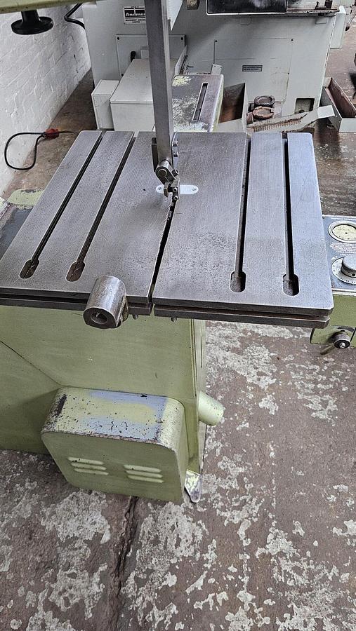 Used STARTRITE 20RWH VERTICAL BANDSAW WITH HYDRAULC TABLE FEED