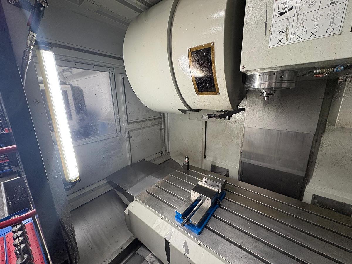 Used 2016 QUASER VERTICAL CNC MACHINING CENTRE MV204P