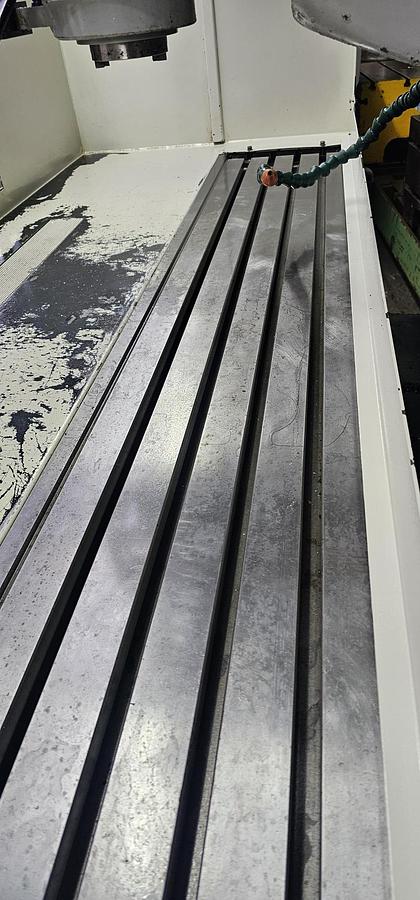 Used XYZ SMX 5000 VERTICAL BED TYPE CNC MILLING MACHINE