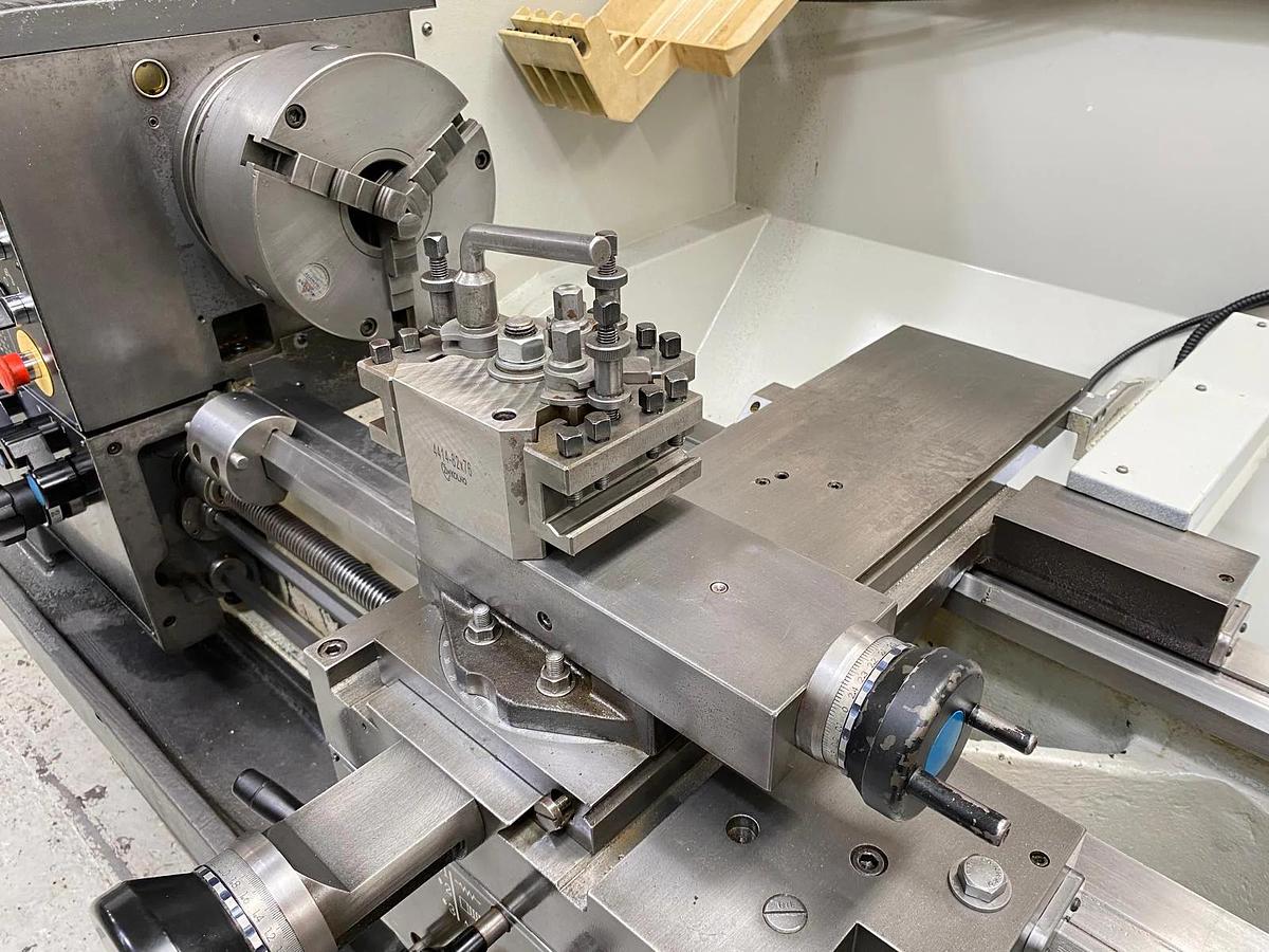 Used COLCHESTER TRIUMPH VS2500 X 1250MM GAP BED CENTRE LATHE