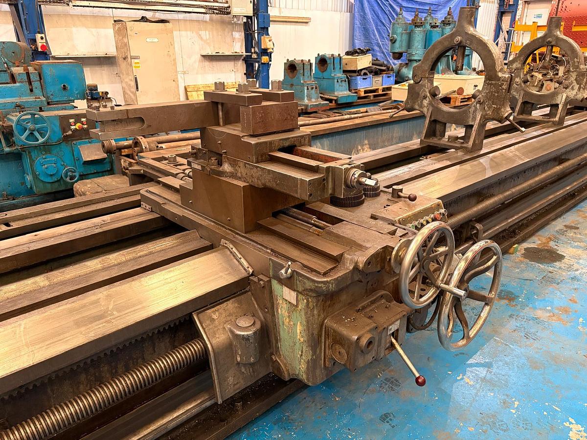 Used BROADBENT SERIES 3748 HEAVY DUTY GAP BED CENTRE LATHE