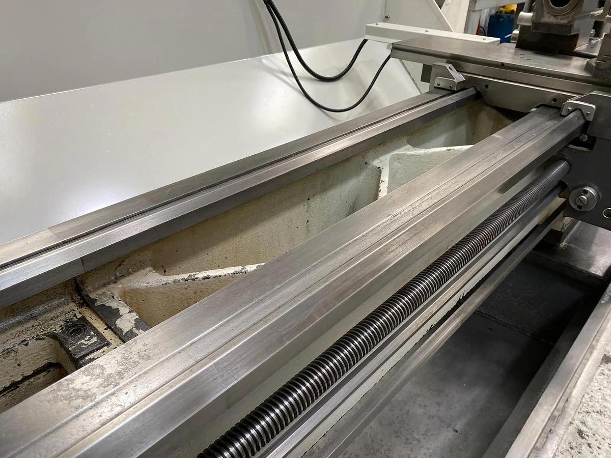 Used COLCHESTER TRIUMPH VS2500 X 1250MM GAP BED CENTRE LATHE