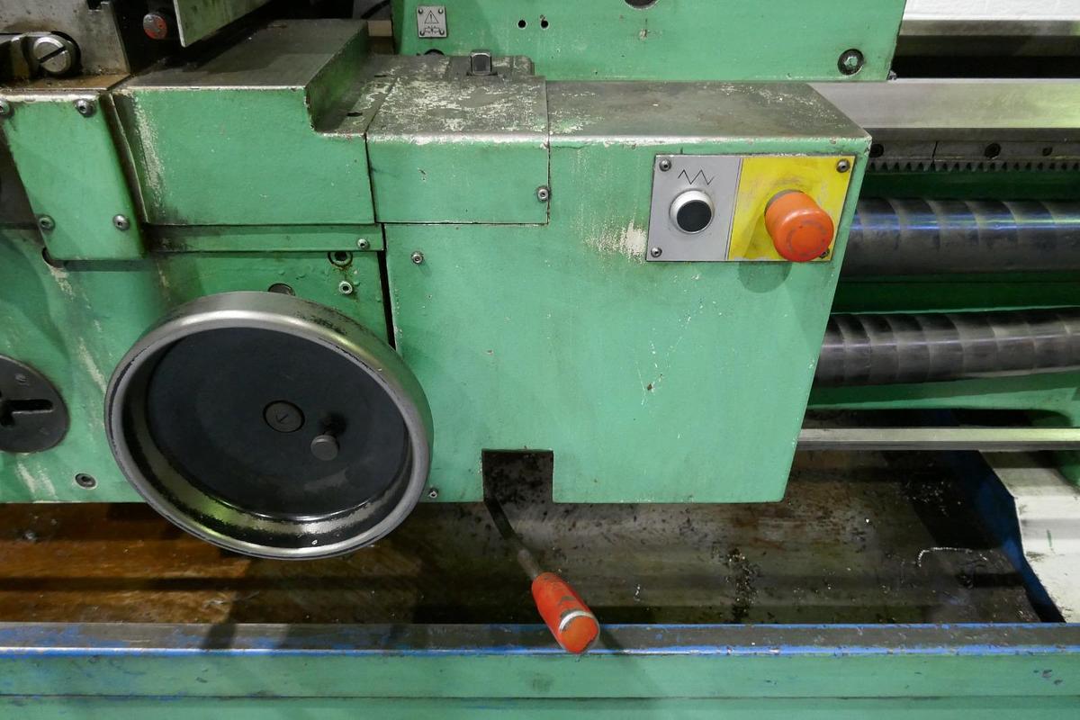 Used 2007 TRENS SN710S GAP BED UNIVERSAL CENTRE LATHE