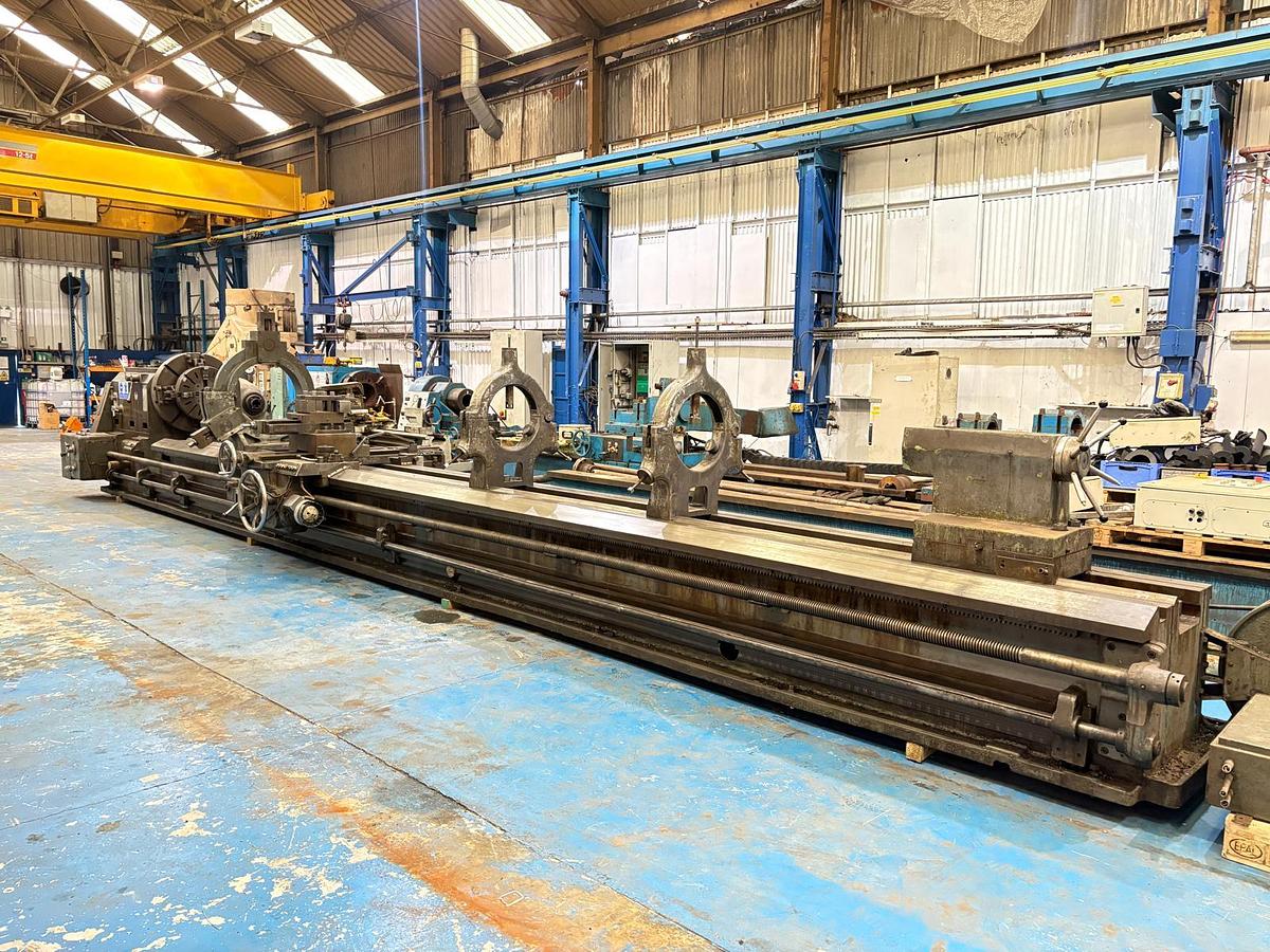 Used BROADBENT SERIES 3748 HEAVY DUTY GAP BED CENTRE LATHE