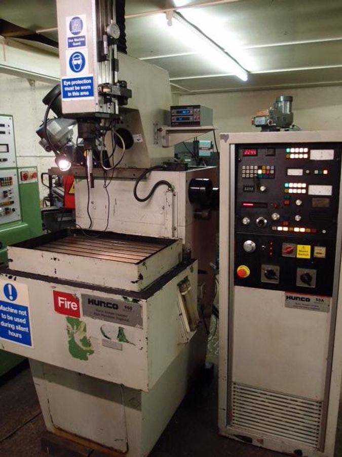 Used HURCO 900M MARK 2 LARGE CAPACITY PRECISION SPARK EROSION MACHINE WITH 50A PULSE GENERATOR