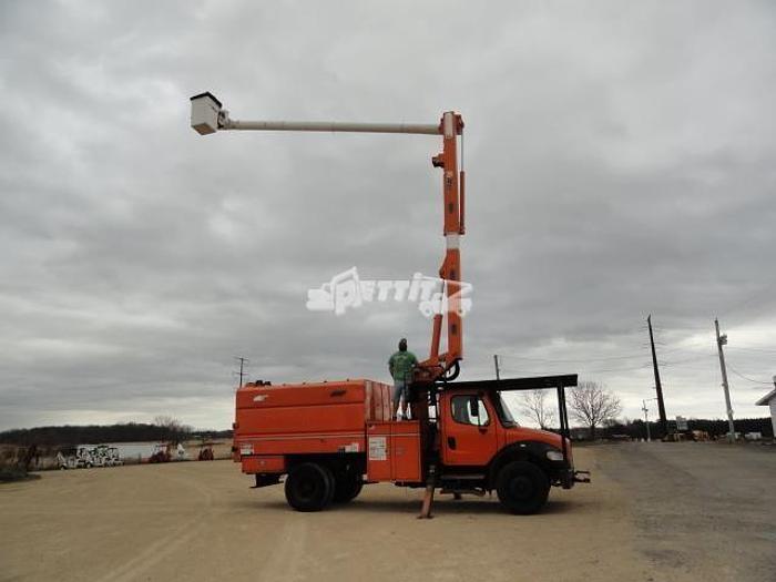 Used 2011 FREIGHTLINER BUSINESS CLASS M2 106