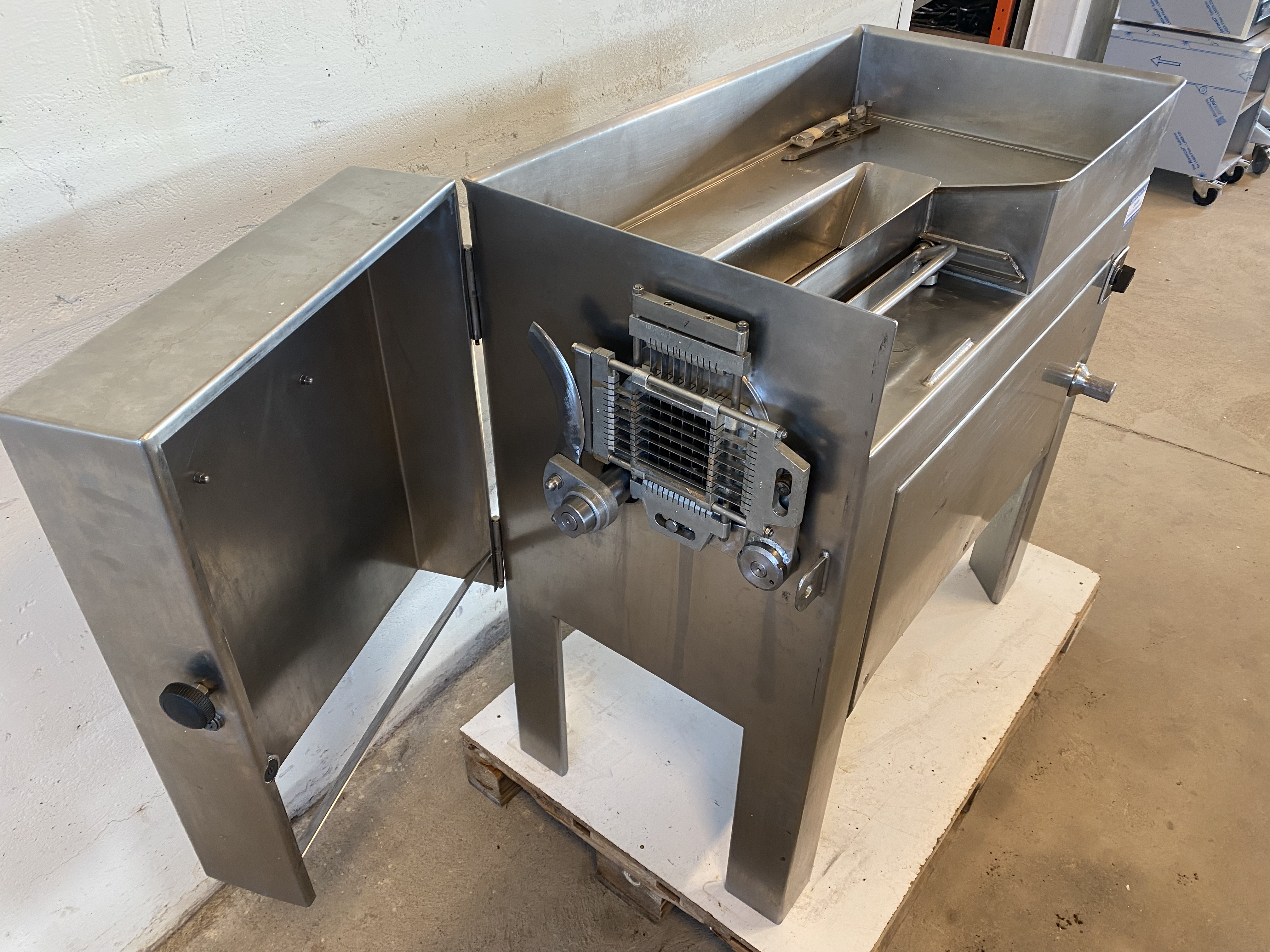 Begagnad Ruhle  Tärningsmaskin 8x8mm