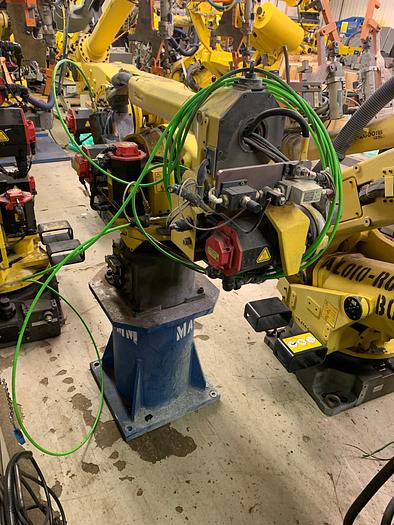 Used FANUC ARCMATE 120iC/10L 6 AXIS CNC MIG WELDING ROBOT WITH R30iA CONTROLLER