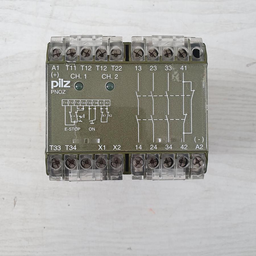 Usato PILZ PNOZ 8 3S/ 1Ö