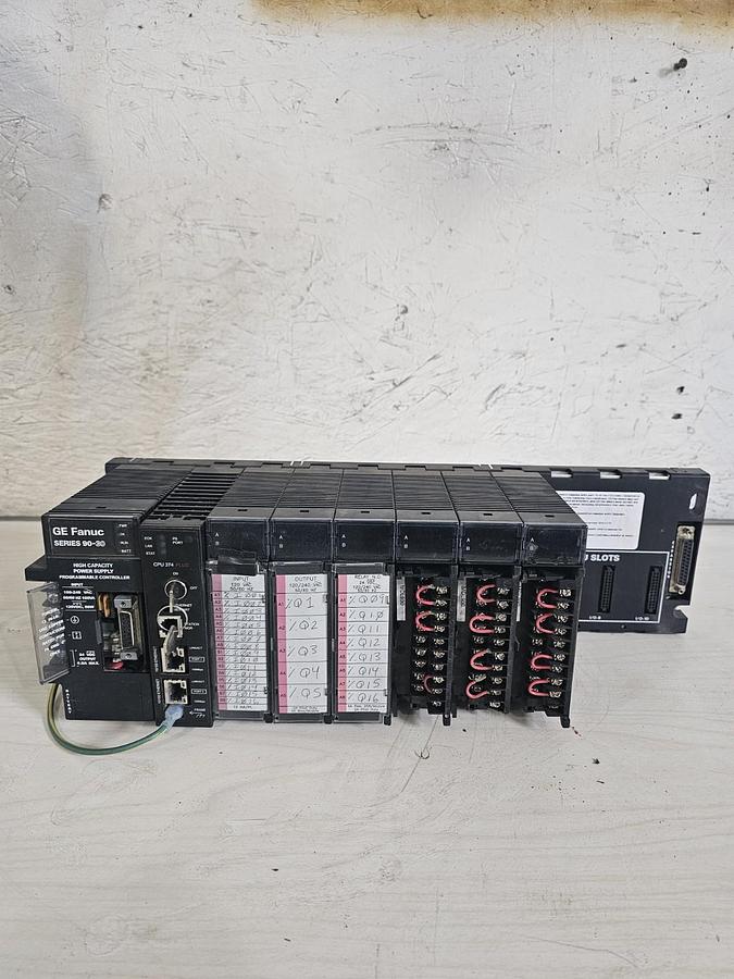 Usato GE FANUC IC693PWR321Y + IG693CPU350-CG + moduli