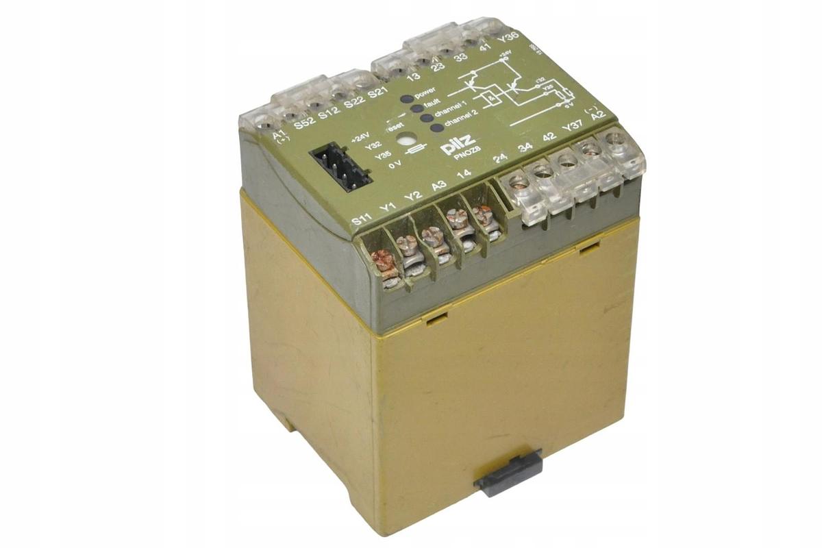 Usato PILZ PNOZ 8 3S/ 1Ö