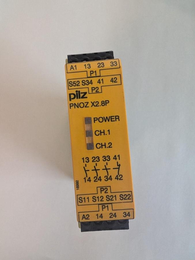 Usato PILZ PNOZ 8 3S/ 1Ö