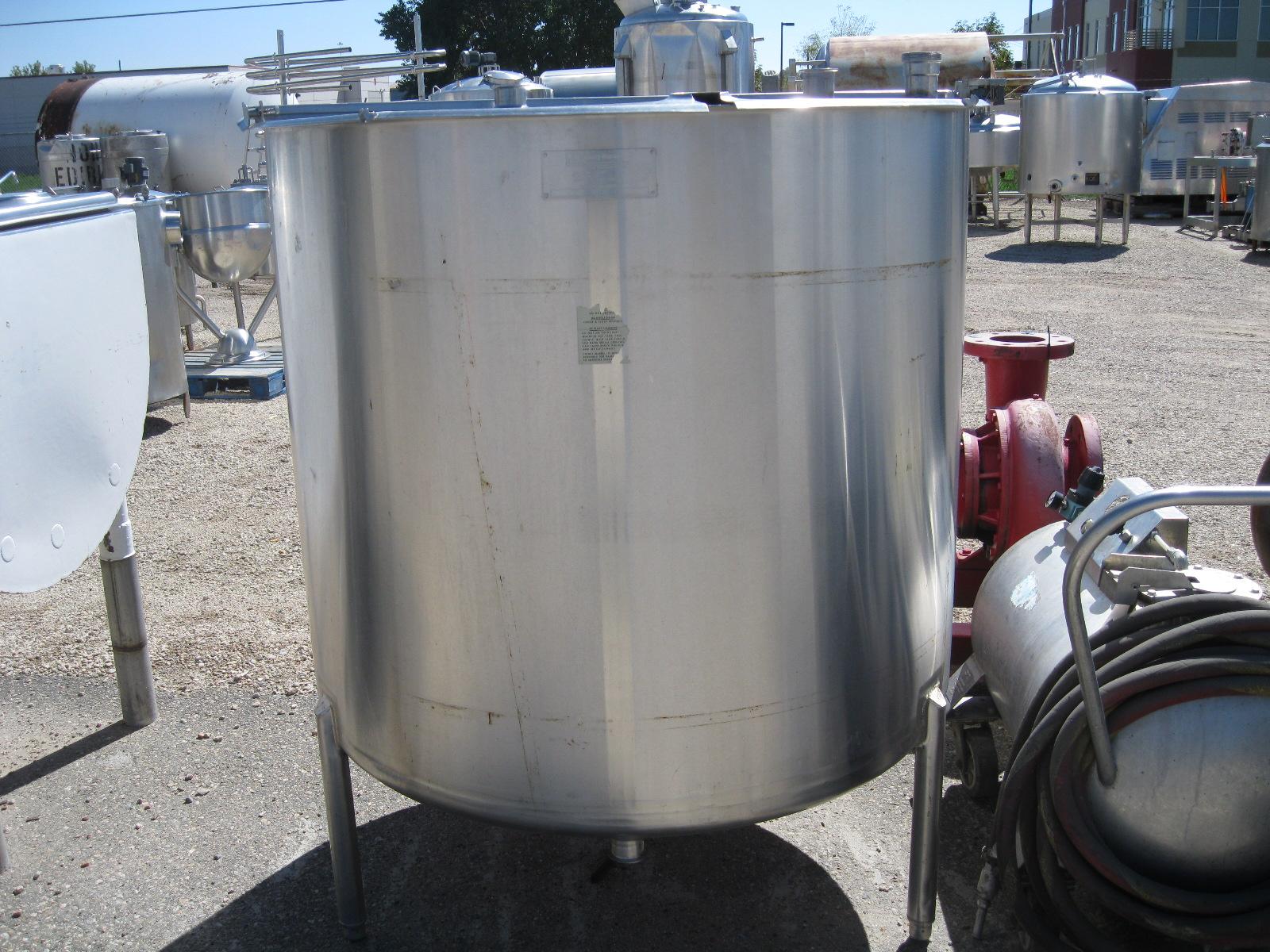 Usado 300 GALLON SINGLE SHELL TANK.  CHERRY-BURRELL SERIAL E-224-91