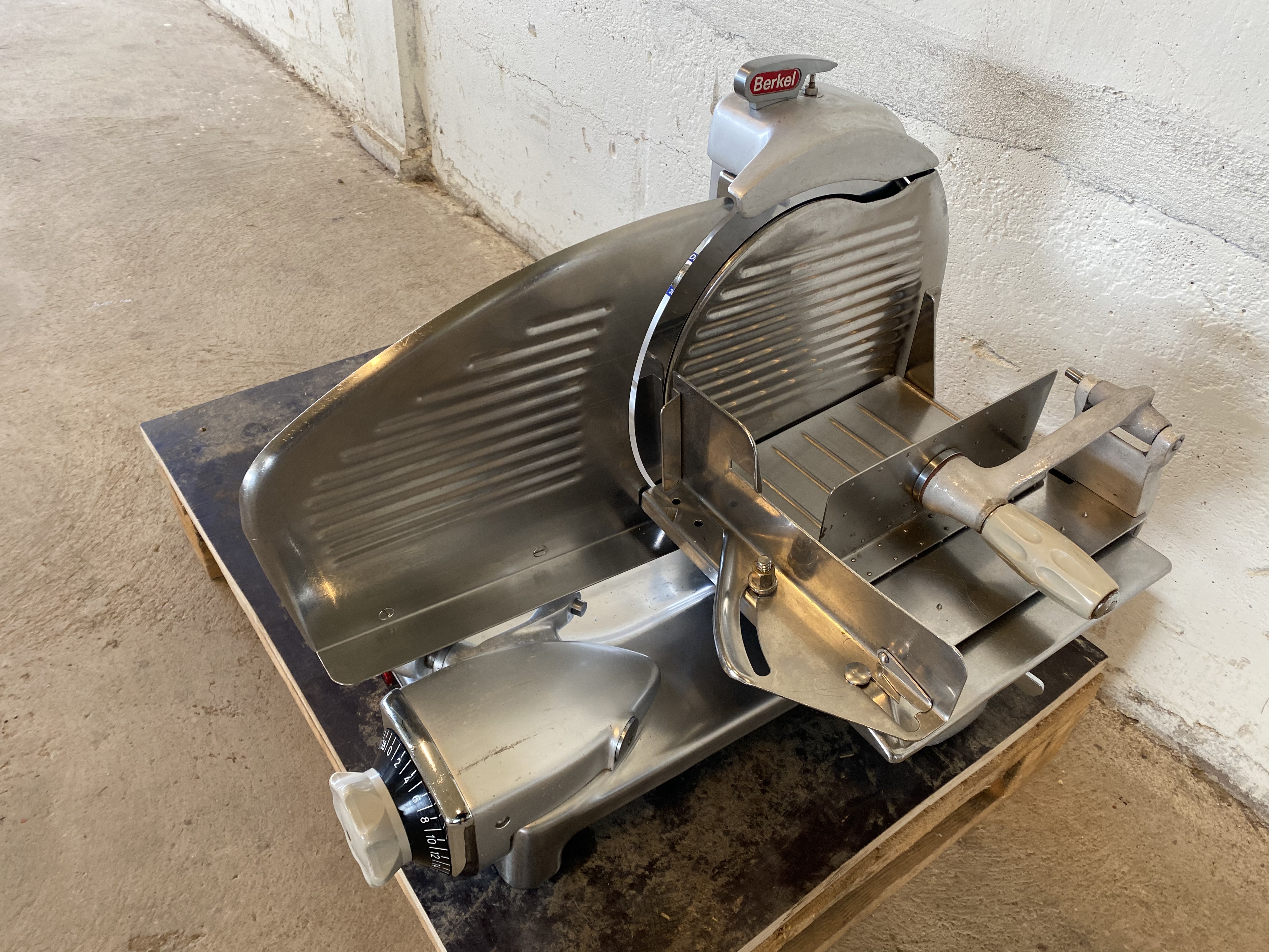 Begagnad #1462 Skärmaskin Berkel 834