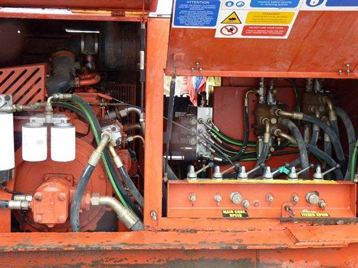 Used Extec S3 tracked screen with vibrating grid