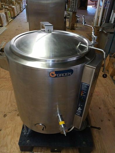 Used GROEN AH/1E-60 60 GAL. STATIONARY NAT. GAS INSULATED STEAM KETTLE for SOUP, STOCK, CHILI, SAUCE, CHOWDER, WAX MELTING.