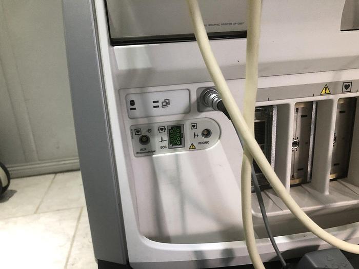 Used GE Vivid E9 Ultraschallsystem mit 2x Sonden , Sony Drucker, DVD Recorder, EKG Kabel