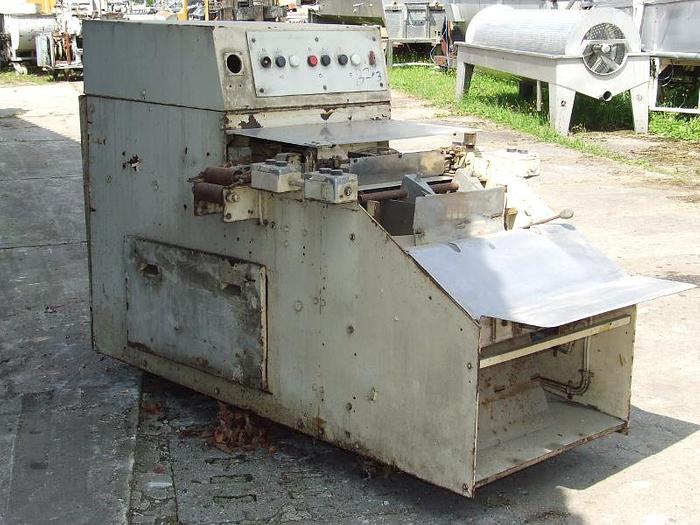 Used Machine for mechanical stacking of cubes into collective cartons