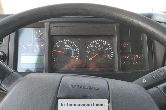 Used 2003 VOLVO FL 220 15 ton refrigerated truck