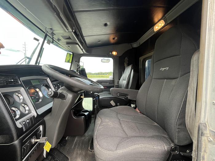 Used 2014 KW T800 Tri-Axle Dump Truck #5549