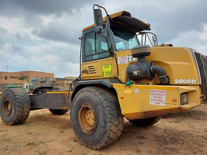 Used Bell 2806D Truck