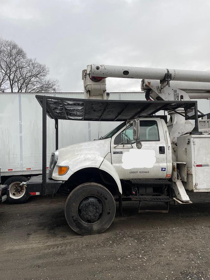 Used 2004 Ford F 750 Altec 75' Boom Lift