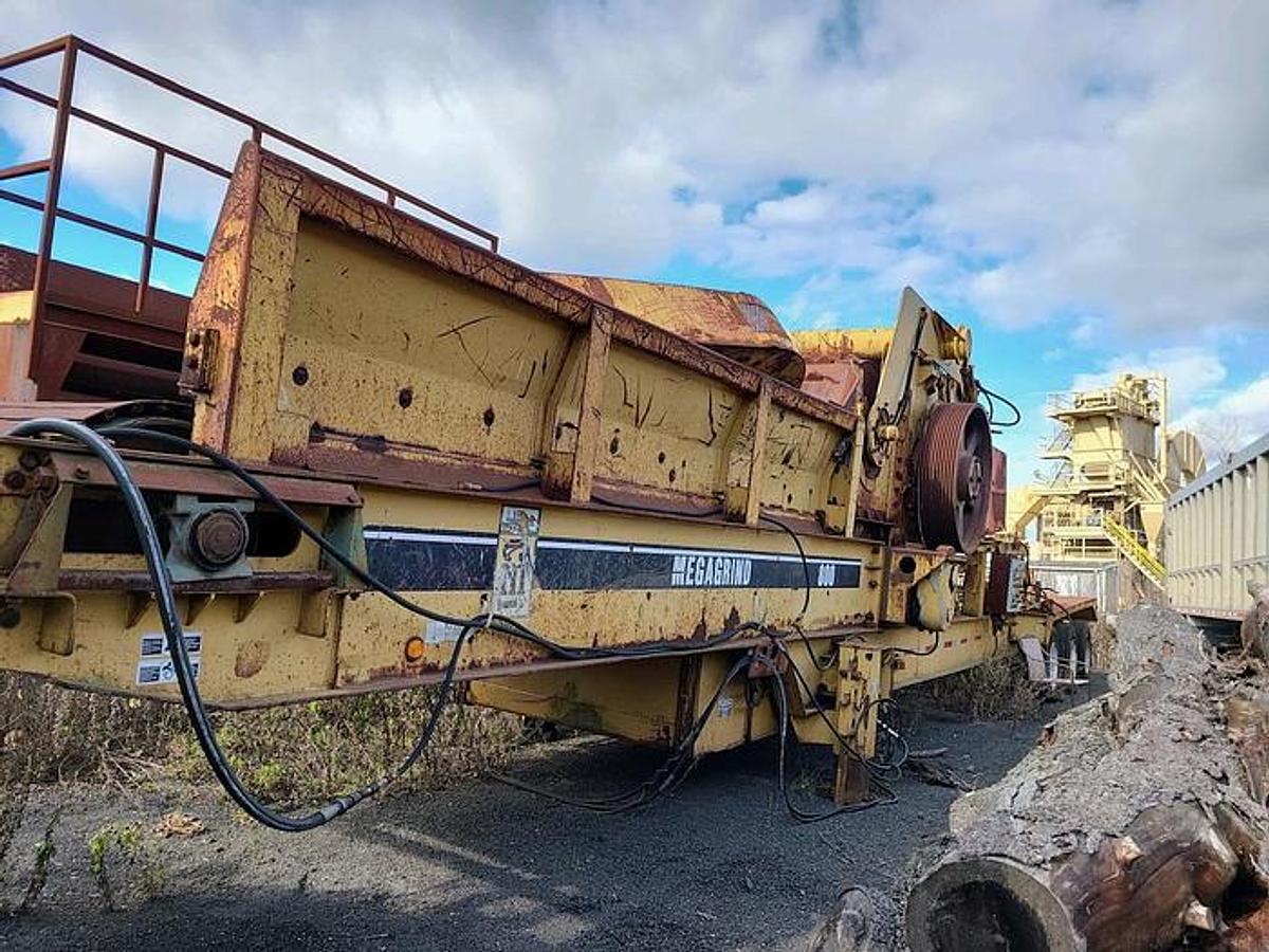 Used 1993 Rawlings Megagrind 800