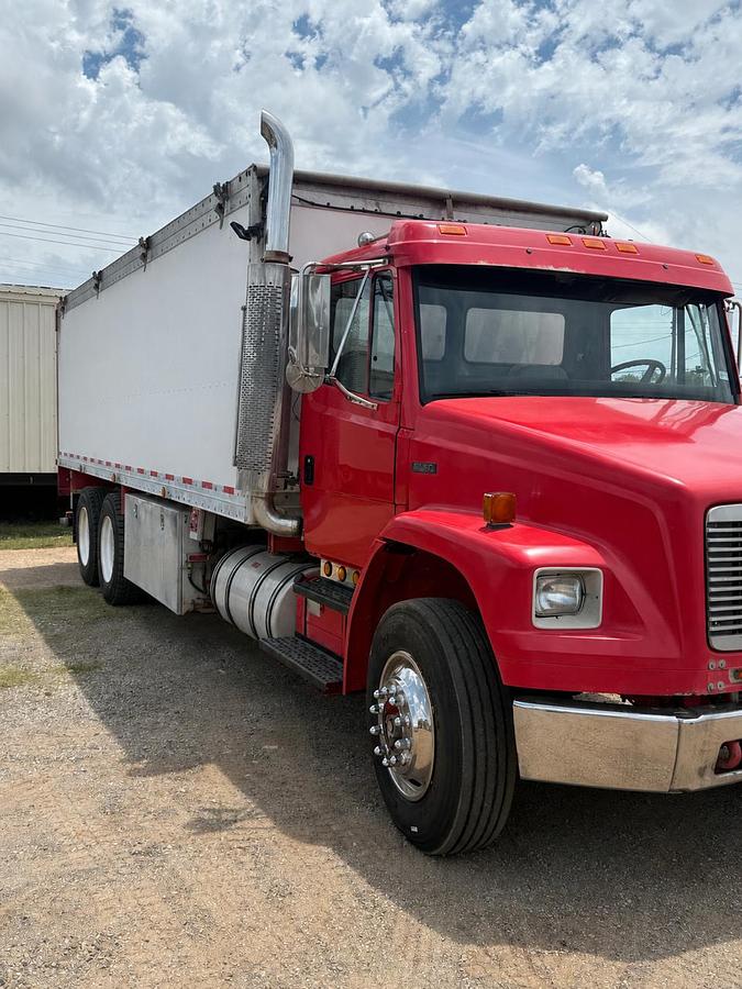 Used 2002 Freightliner FL-80
