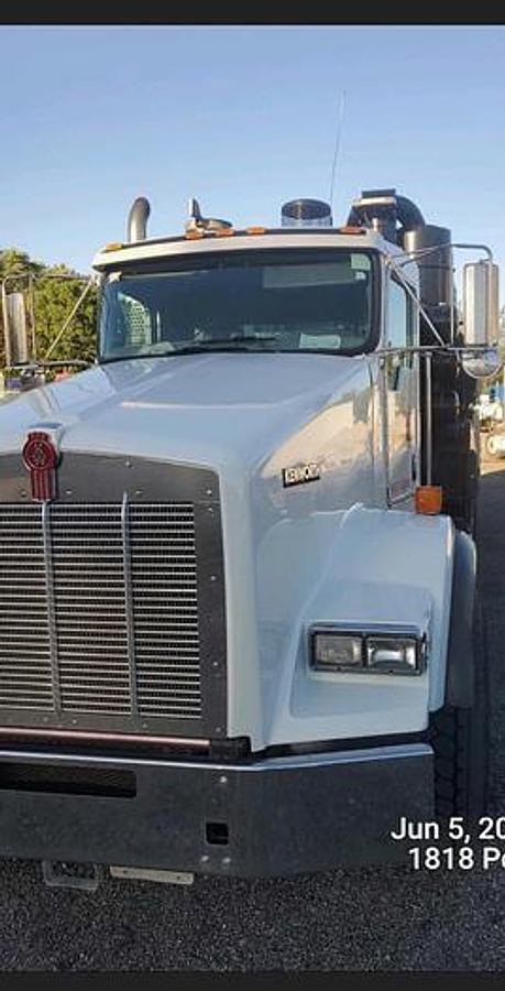 Used 2014 Kenworth T880 with Vactor HXX Vacuum system