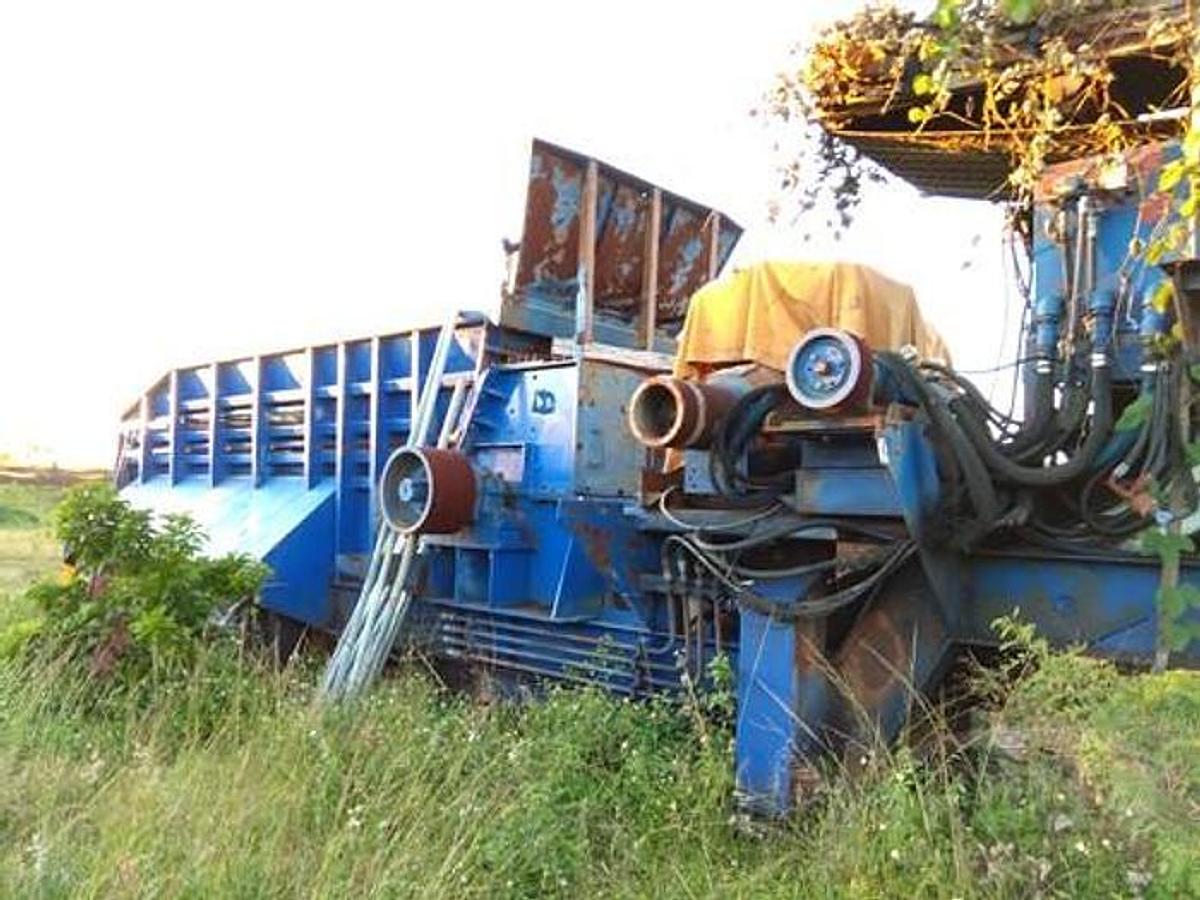 Used 1994 Peterson Pacific HC4400 Horizontal Grinder