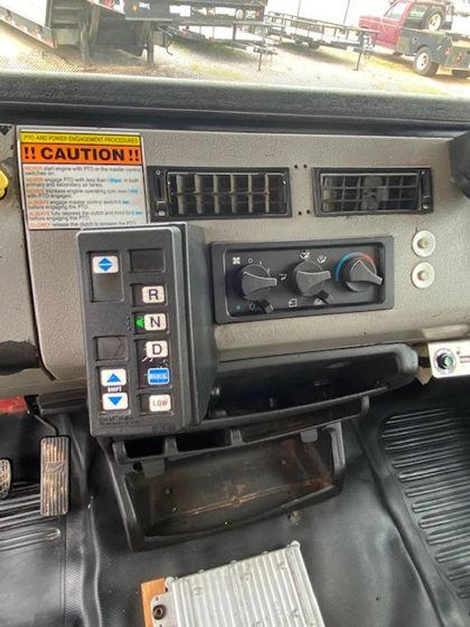Used 2002 Freightliner FL-80