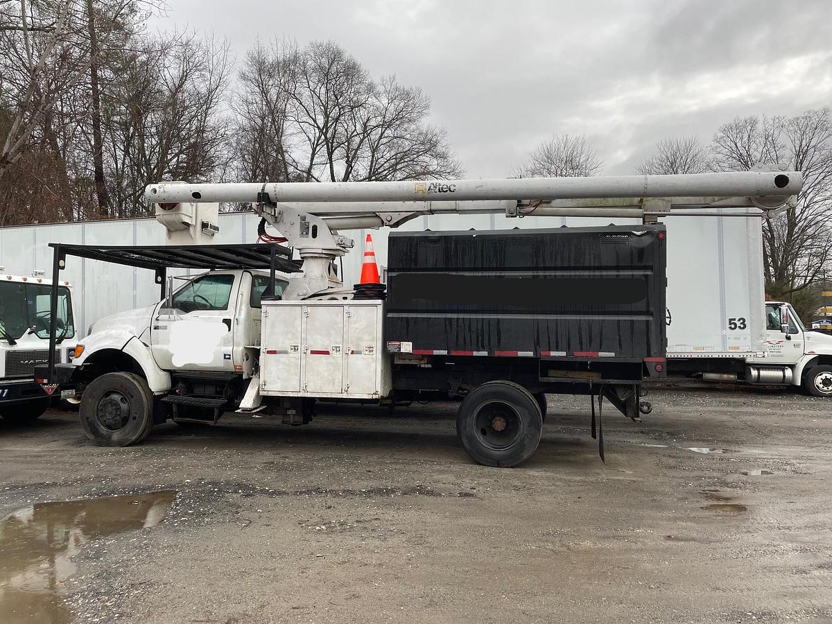 Used 2004 Ford F 750 Altec 75' Boom Lift