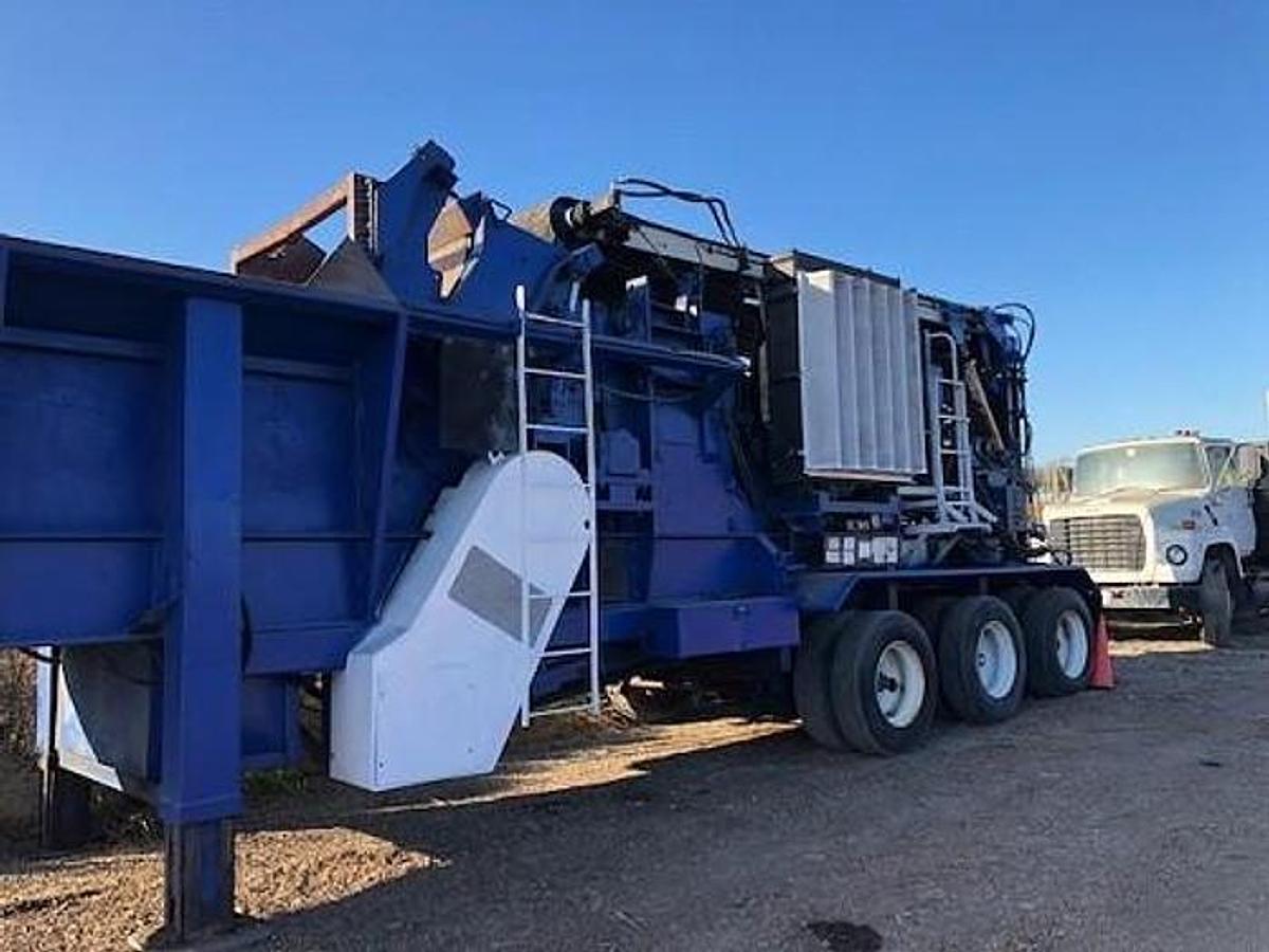 Used 2001 Peterson 5400 Horizontal Grinder