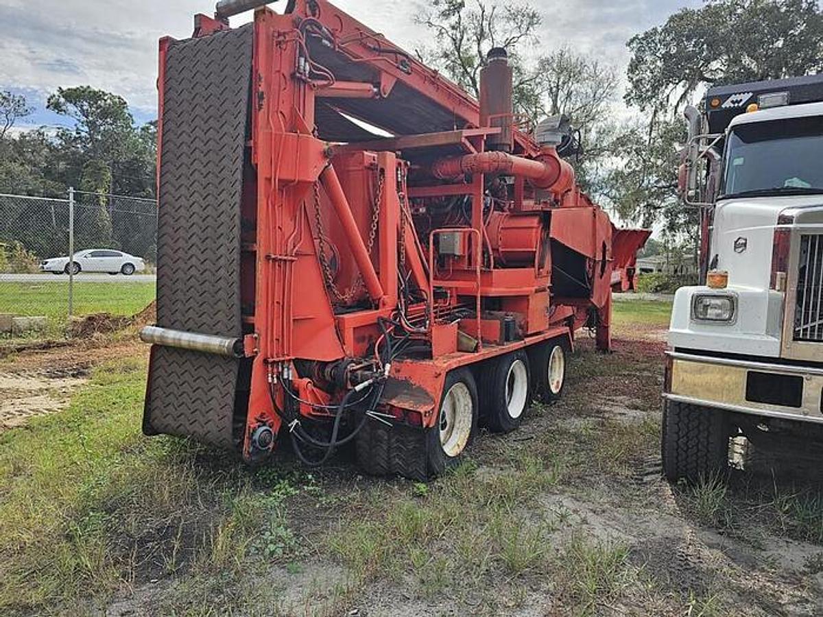 Used 2000 Morbark 5600