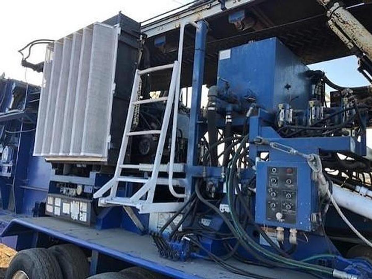 Used 2001 Peterson 5400 Horizontal Grinder