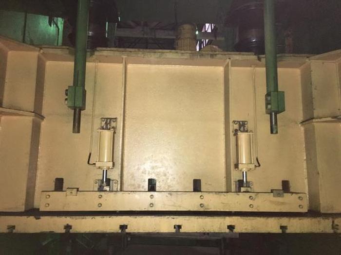 Used 1990 Ravne DE315 (2500x1400) Double crankshaft mechanical press