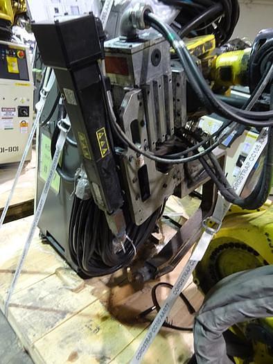 Used 2013 FANUC R2000iB/210F 6 AXIS CNC ROBOT WITH R30iA CONTROLLER EQUIPPED WITH 7TH AXIS DRIVE FOR SERVO GUN SPOT WELDING