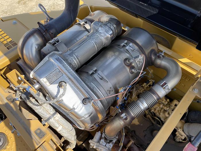 Used 2018 CATERPILLAR 325FL