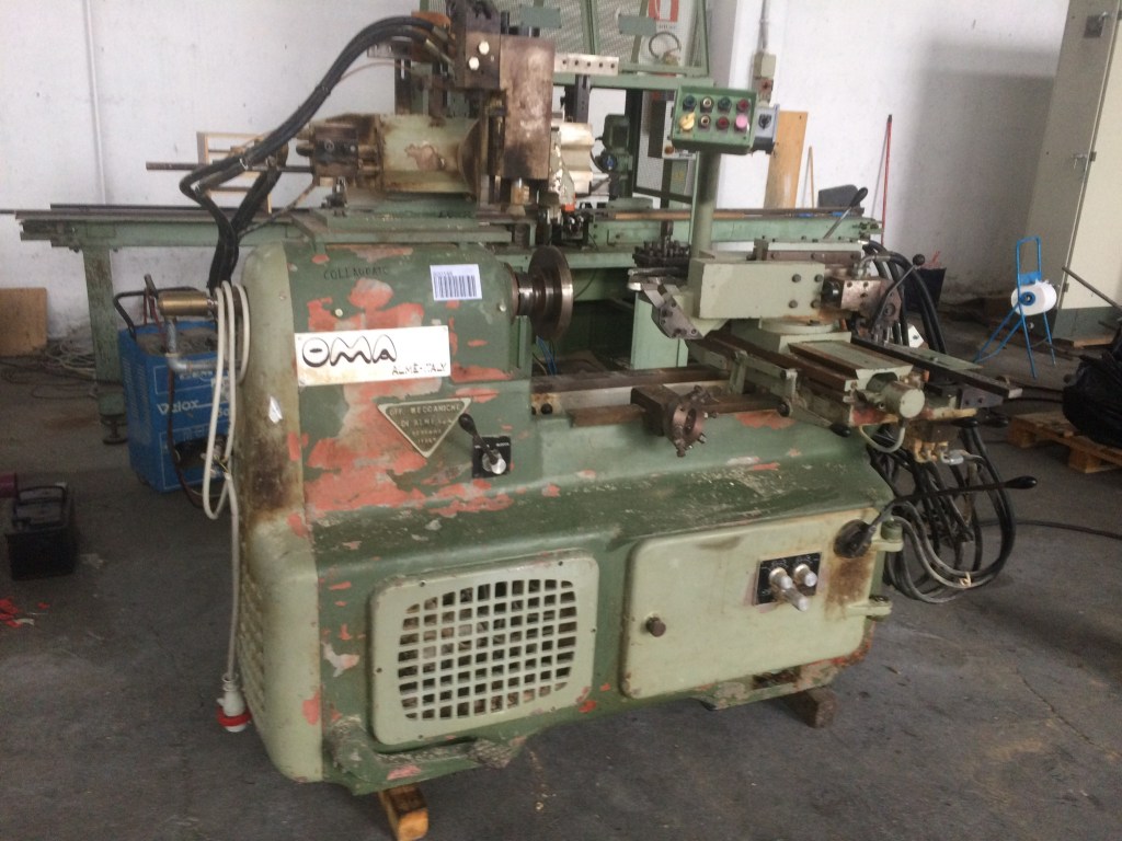 Usato Tornio per ciotole, piatti e simili, marca Oma