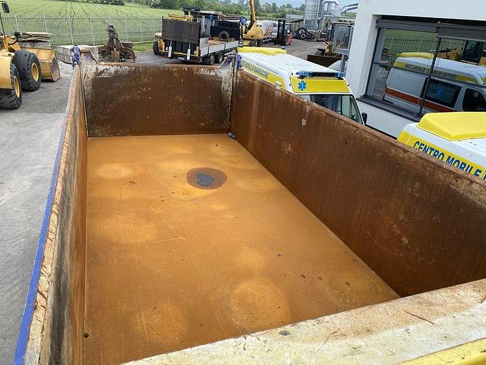 Used 2002 IVECO EUROTRAKKER 440