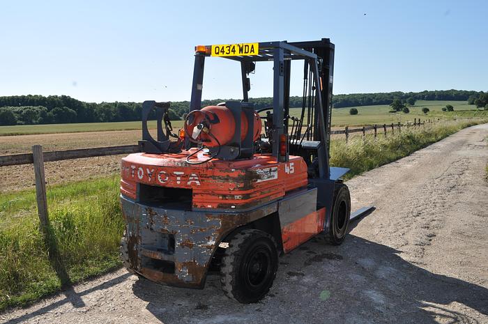 Used 1996 TOYOTA 02-5FG45