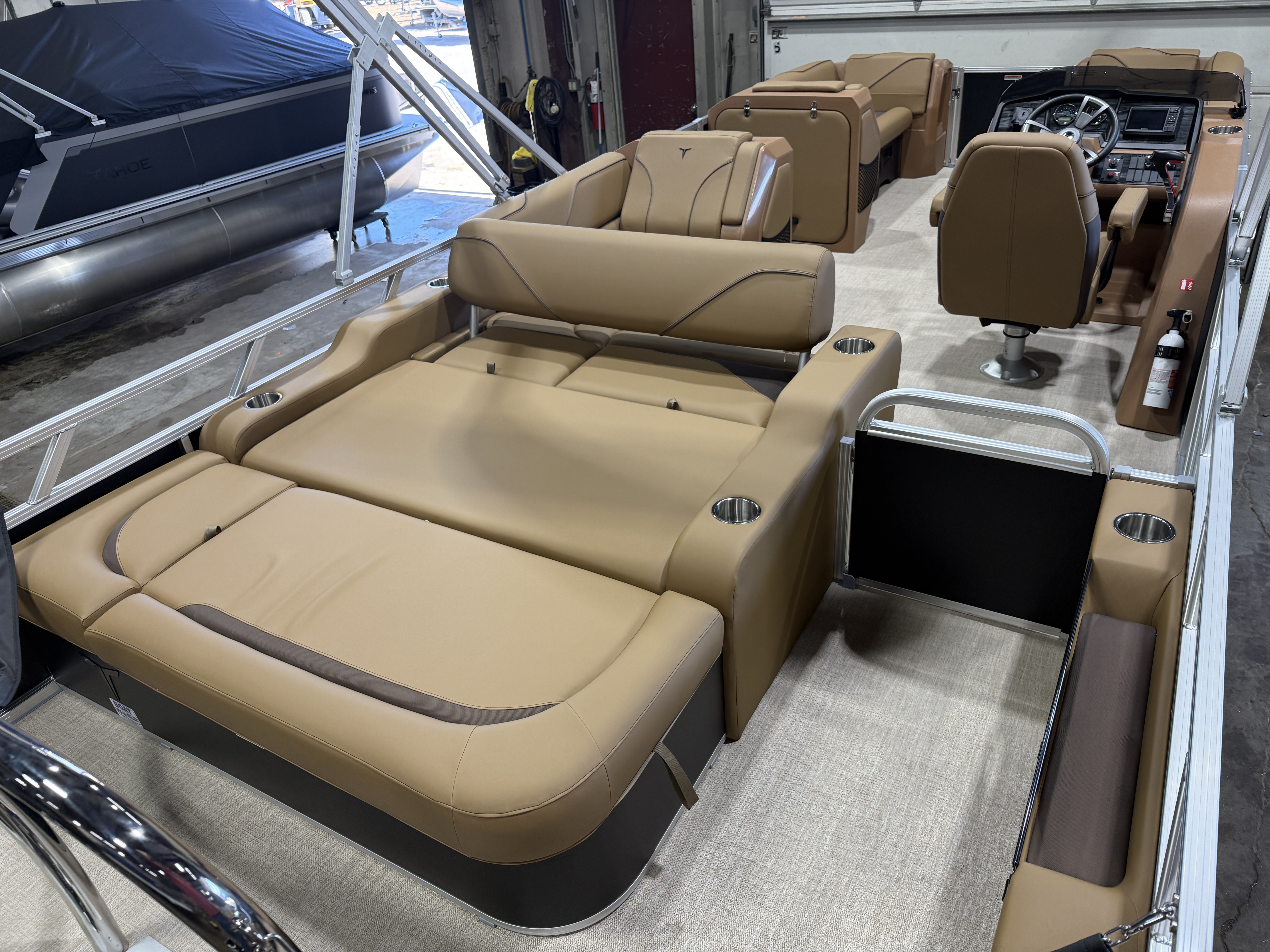 2027 Tahoe Sport VRB Premium 2385 Swingback & 4-Stroke $37995