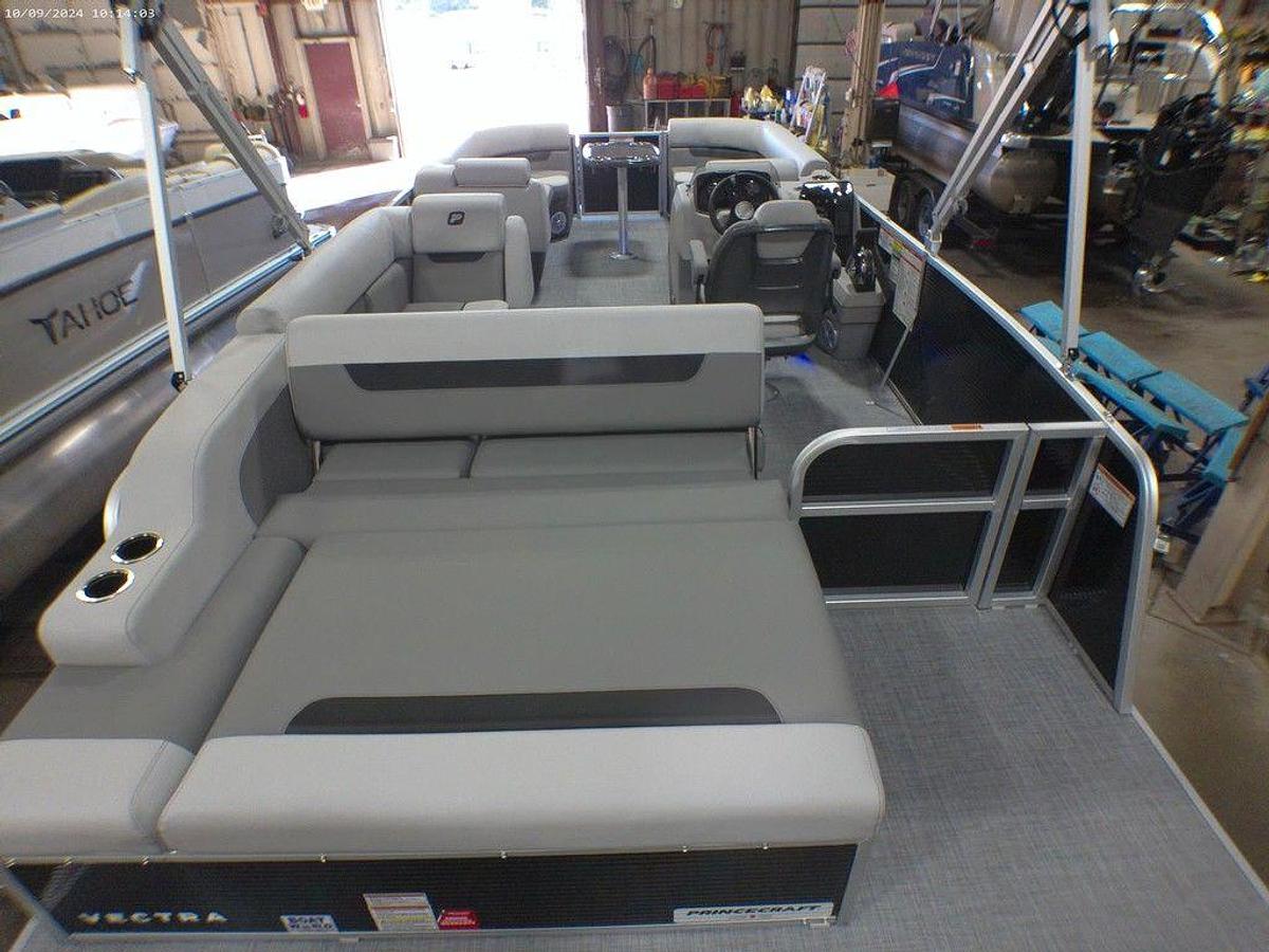 2025 Princecraft Vectra 23 RL Swingback Lounge Pontoon & Mercury 4-Stroke EFI